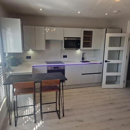 Collier'S Wood En-Suite Apartments ロンドン エクステリア 写真