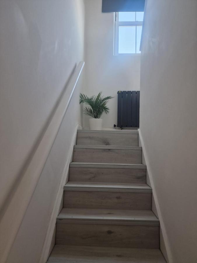 Collier'S Wood En-Suite Apartments ロンドン エクステリア 写真