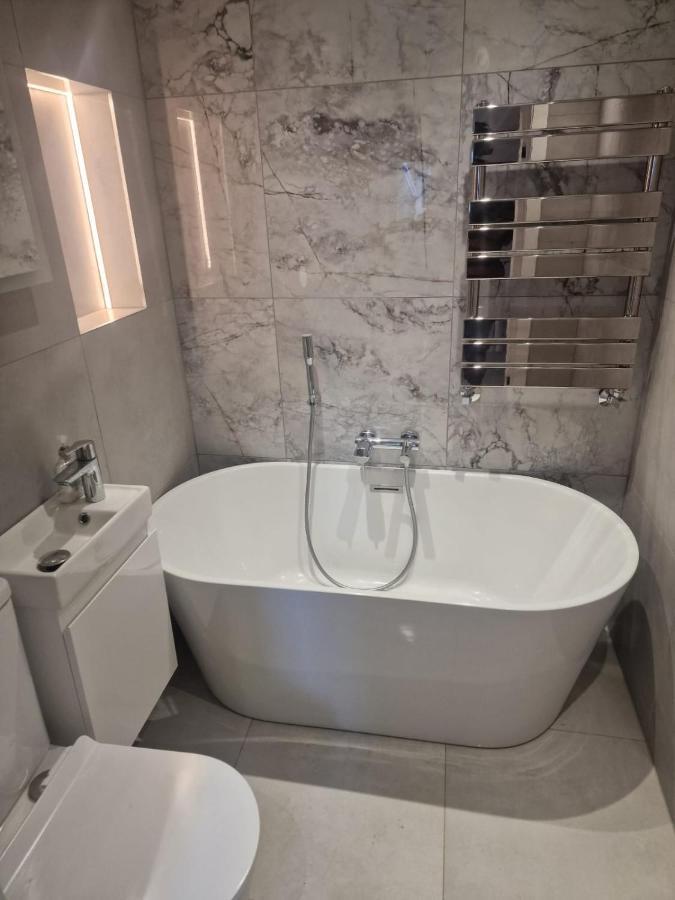 Collier'S Wood En-Suite Apartments ロンドン エクステリア 写真