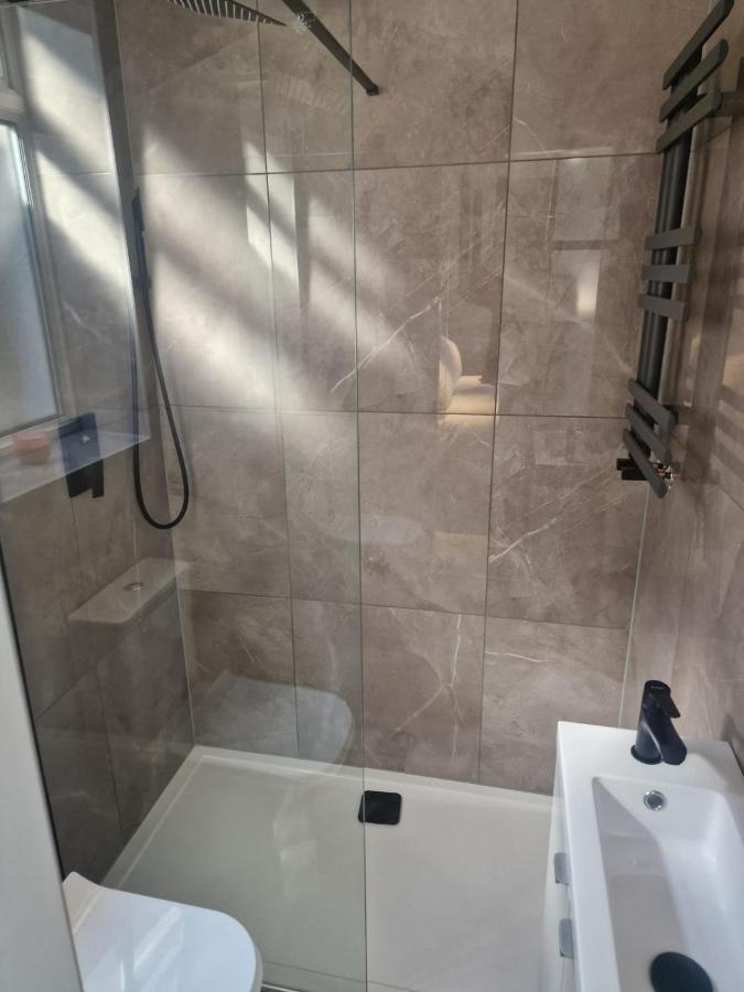 Collier'S Wood En-Suite Apartments ロンドン エクステリア 写真