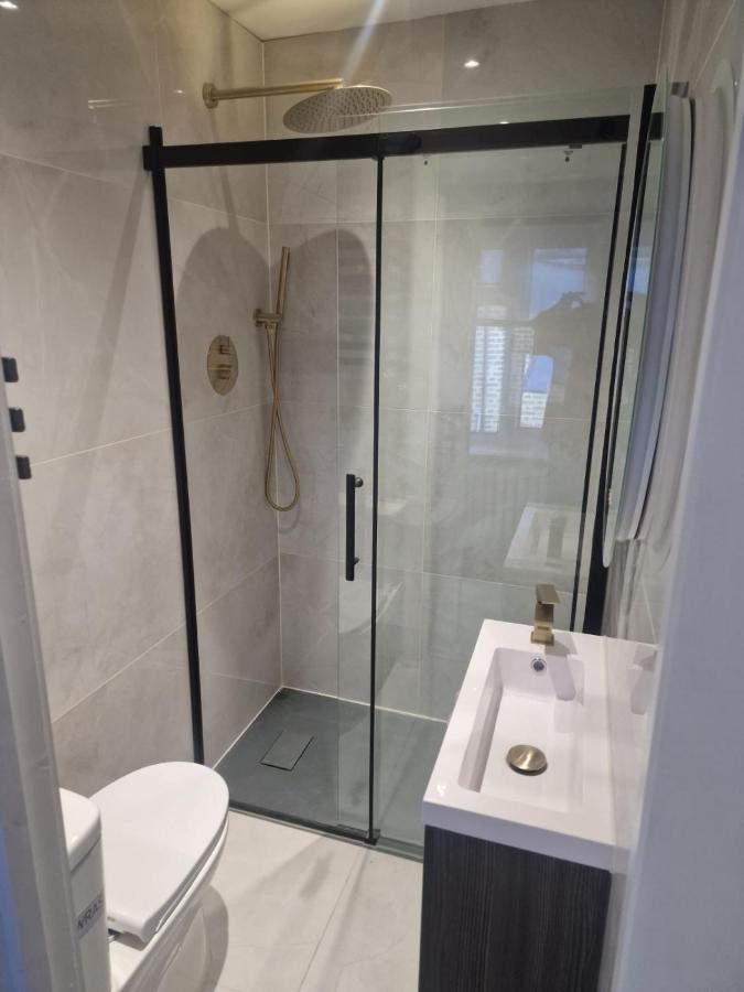Collier'S Wood En-Suite Apartments ロンドン エクステリア 写真