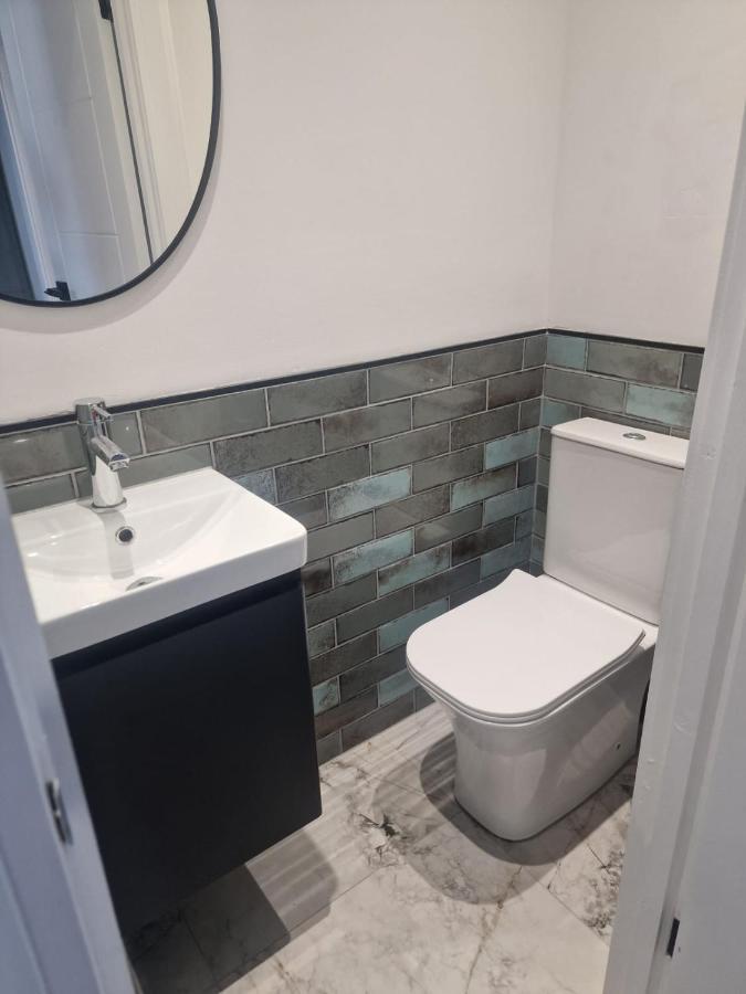 Collier'S Wood En-Suite Apartments ロンドン エクステリア 写真